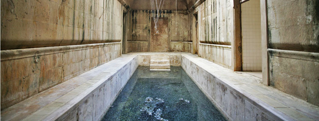 Piscina medieval da Rainha D. Leonor
